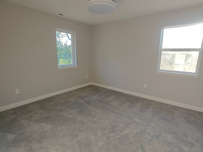 Building Photo - 3 Bedroom Single Family Home in Pleasant Hope