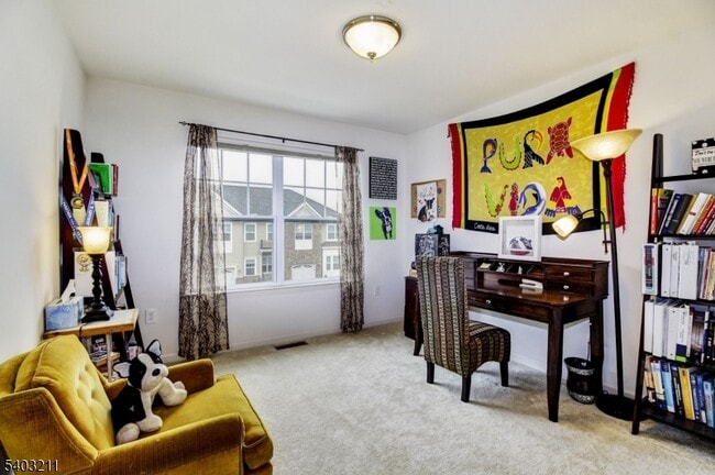 Building Photo - 4 Shadowlawn Dr