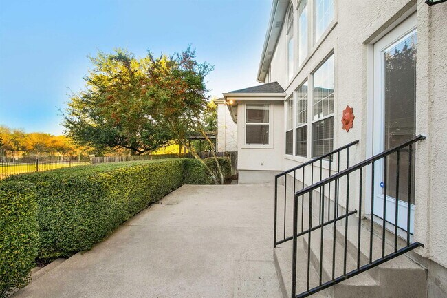 Building Photo - 2514 Crenshaw Dr