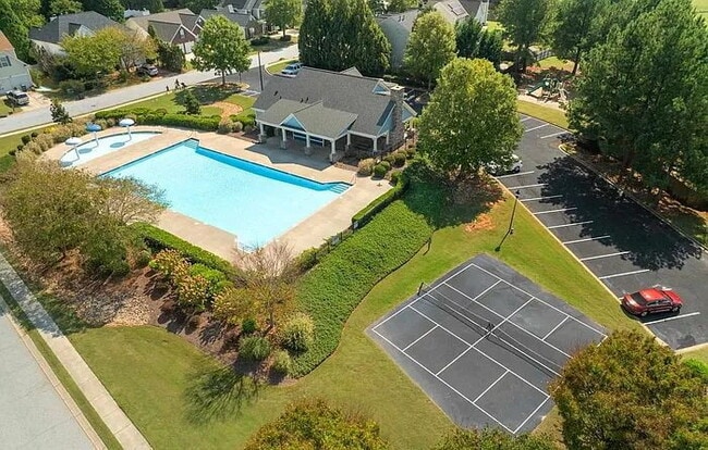 Building Photo - "Spacious 4-Bed Oasis with 2.5 Baths in Charming Simpsonville – 2400 Sq Ft of Comfort Awaits!"