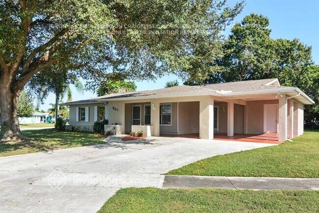 Primary Photo - 801 SW Ivanhoe Dr