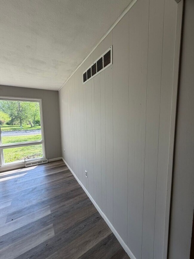 Building Photo - House for Rent in Bartonville 3 BR / 1 BA