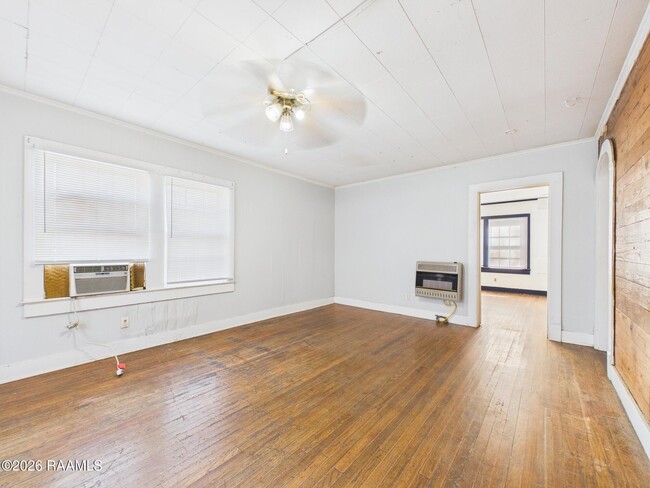 Building Photo - 324 General Mouton Ave