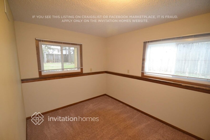 Building Photo - 11932 Pennsylvania Ave N