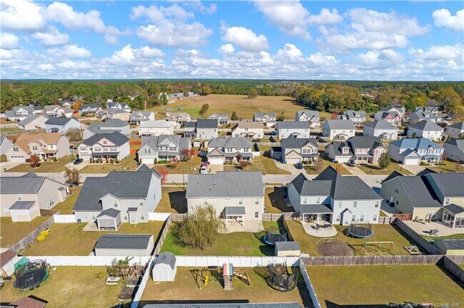 Building Photo - 313 Fountain Grove Dr