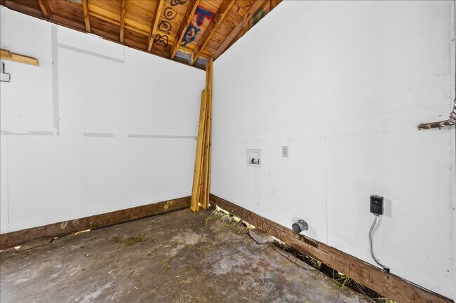 Building Photo - 929 Ashland Dr