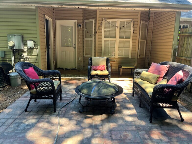 Building Photo - 66 Cane Creek Cmn