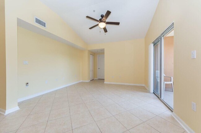 Building Photo - 5080 Fairways Cir