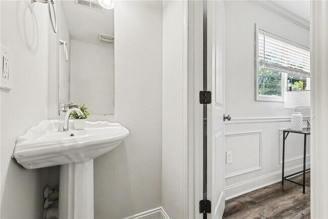 Building Photo - 3751 M.L.K. Jr Dr SW