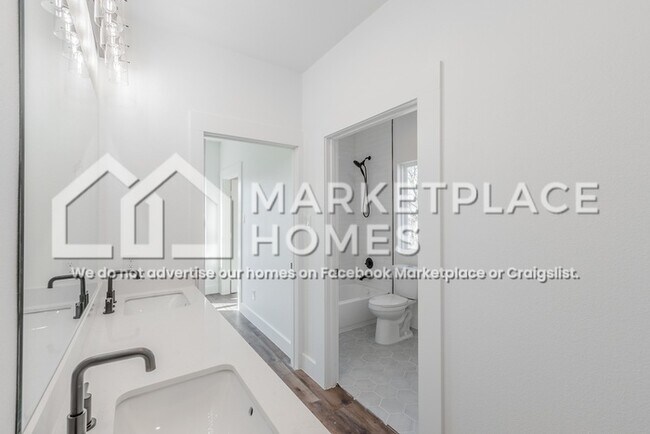 Building Photo - 1208 Edgar St