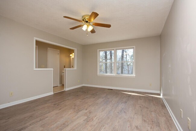 Building Photo - 3 Bed/2 Bath NEST in Beaver Run