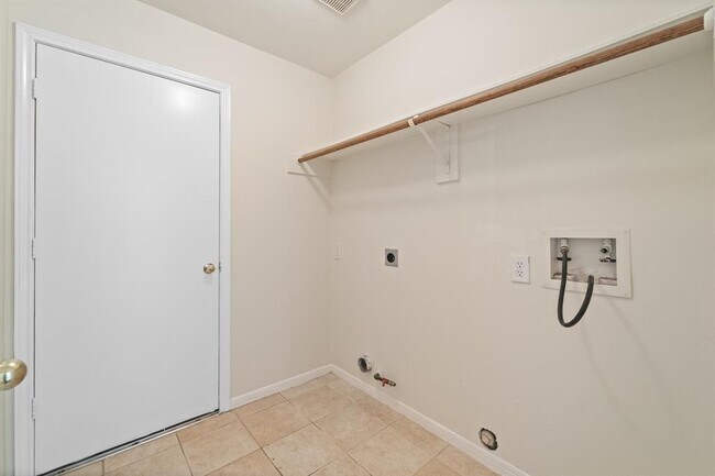 Building Photo - 13734 Bonilla Ln