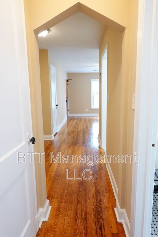 Building Photo - 8406 Greenwood Ave