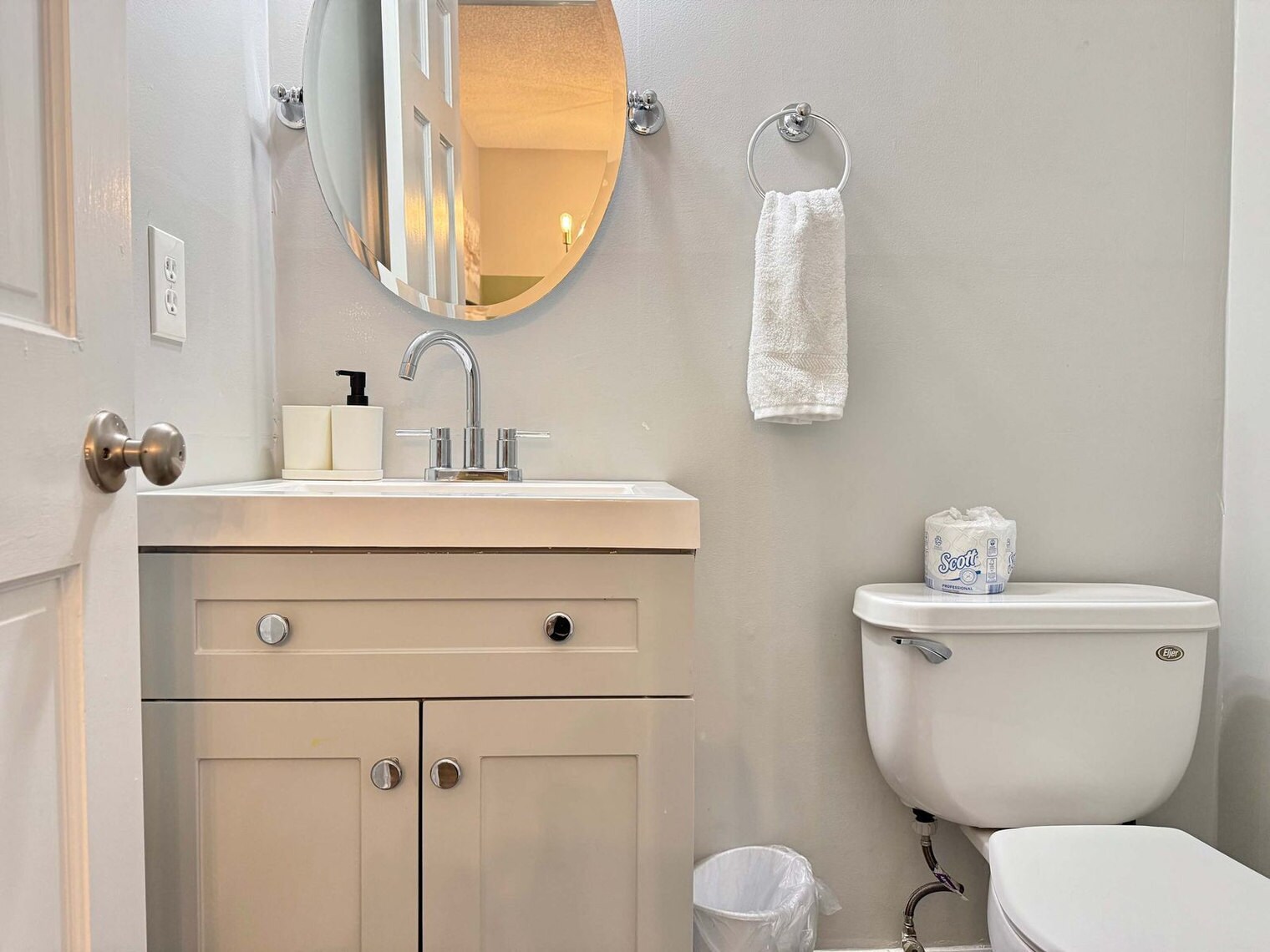 Building Photo - 1275 Sweet Pine Dr