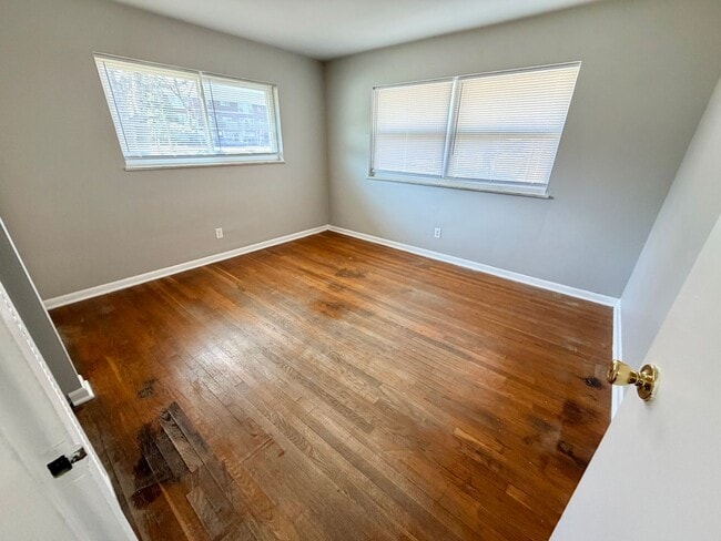 Building Photo - 1568 Alexandria Dr