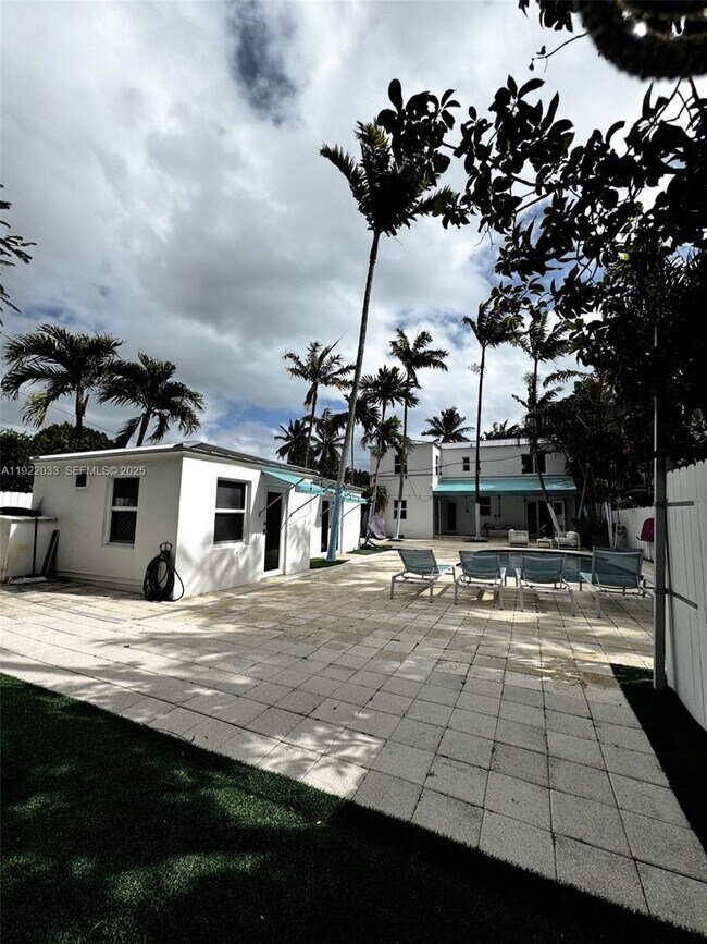 Building Photo - 3470 Sheridan Ave