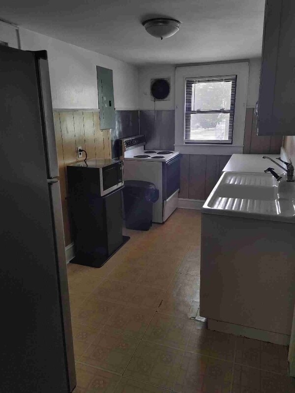 Building Photo - 708 Pilot Ave