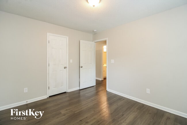 Building Photo - 5802 Chinaberry Pl