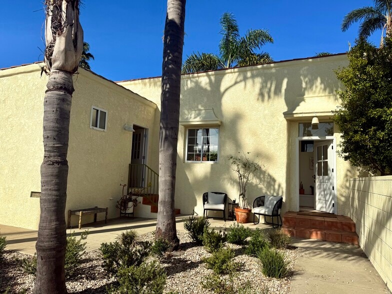 Building Photo - 2300 Pisani Pl