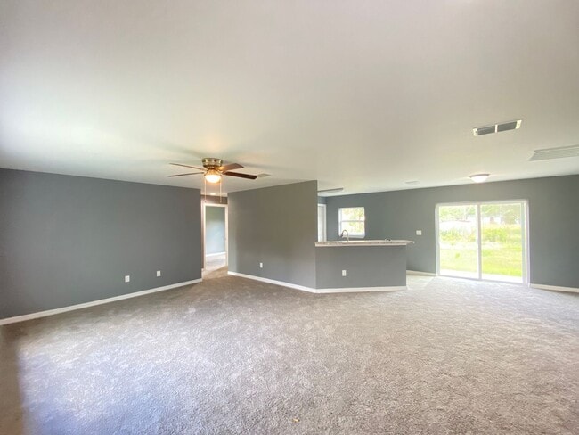 Building Photo - Beautiful Newer  Home - 3/2/2 **WON"T LAST**