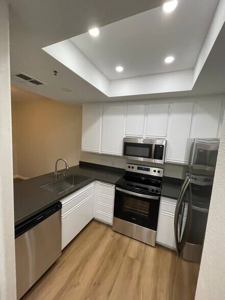 Building Photo - 2960 Champion Way