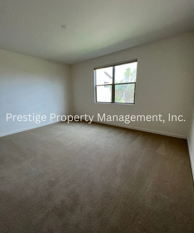 Building Photo - Dont Miss This Spacious Northwest home!!!