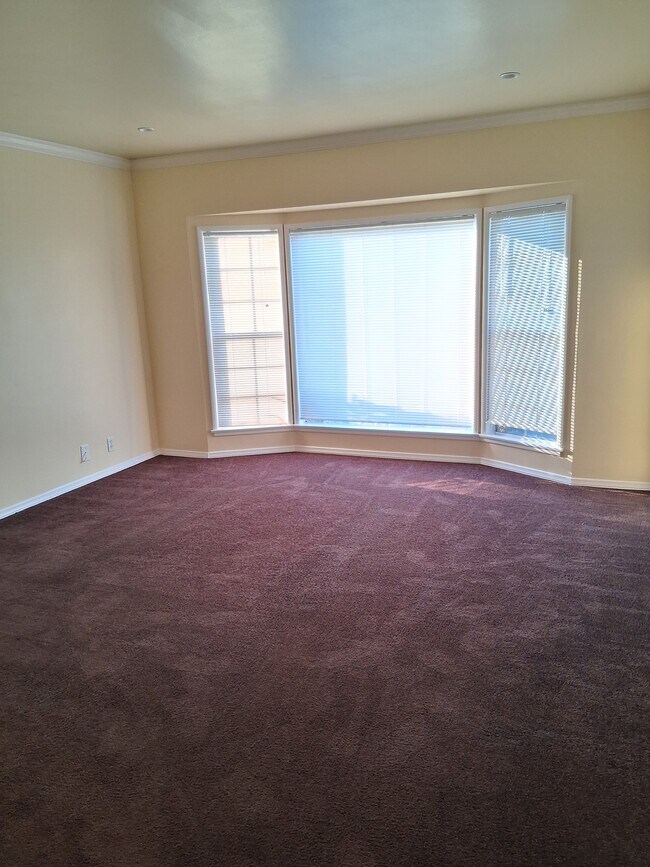 Building Photo - 2724 W Caldwell St