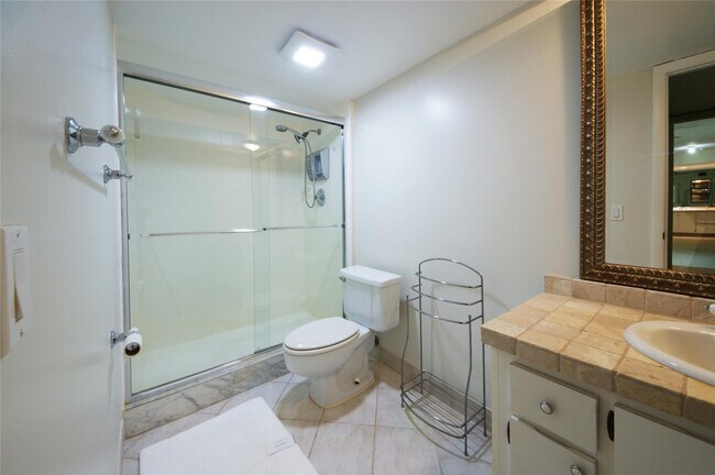 Building Photo - 1700 Embassy Dr