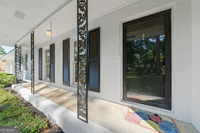 Building Photo - 223 Brookwood Dr