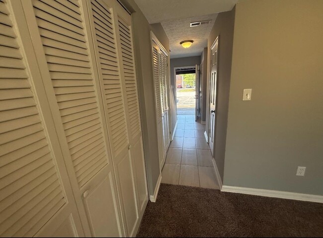 Building Photo - 604 Eastwood St