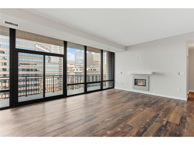 Building Photo - 465 Nicollet Mall