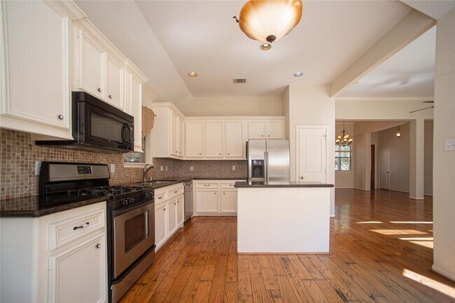 Building Photo - 93 Wick Willow Dr