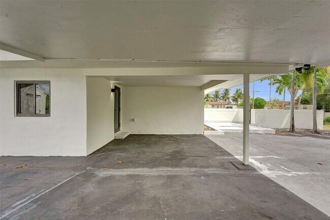 Building Photo - 4101 SW 48th Ct