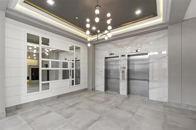 Building Photo - 119 Peter St