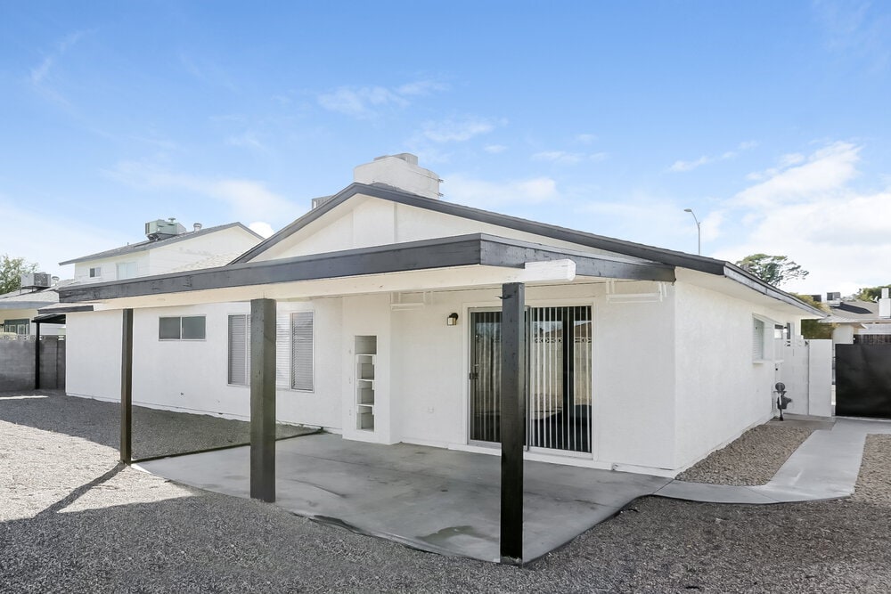 Building Photo - 205 Steeler Dr