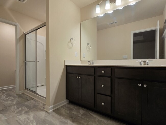 Building Photo - 883 Falls Grove Trl