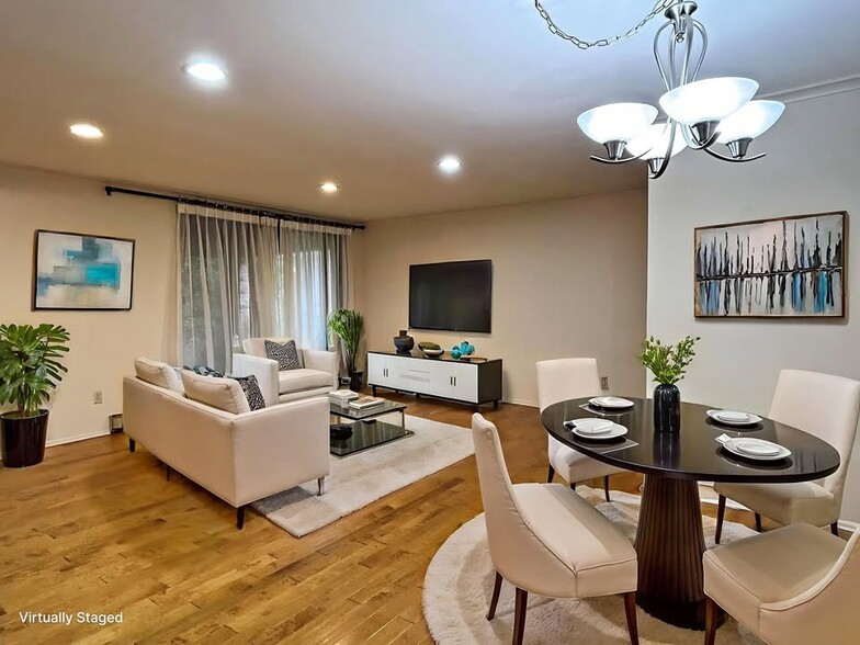 Open Dining and Living Space - 1818 E Shorewood Blvd