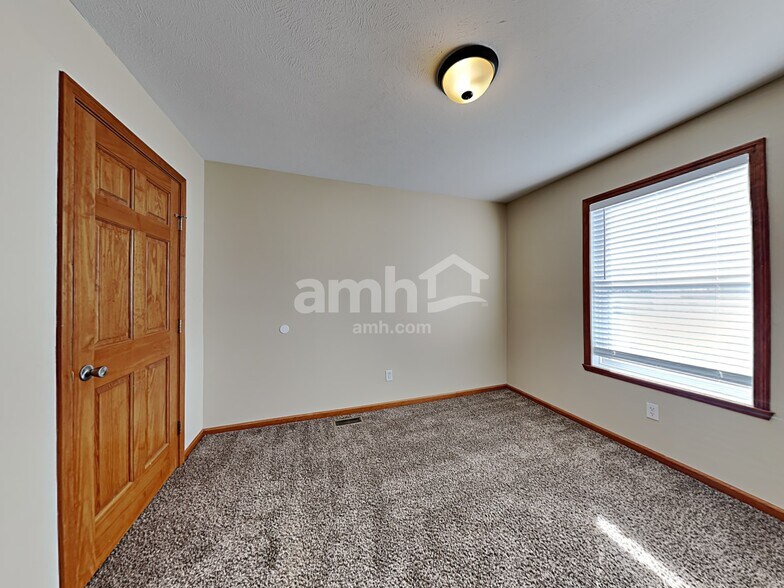 Building Photo - 6715 Legacy Pointe Ct