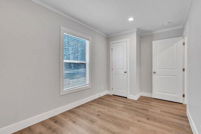 Building Photo - Spacious 2BR, 2BA home on 1.5 acres with Extra Storage - $1650/mo rent***