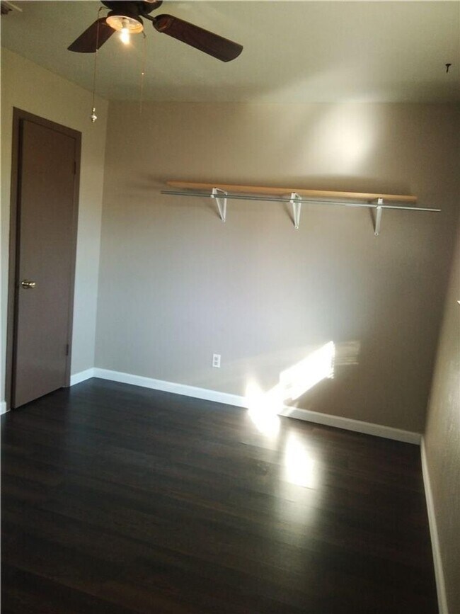 Building Photo - Cozy 3 Bed / 2 Bath Single-Family Home for...