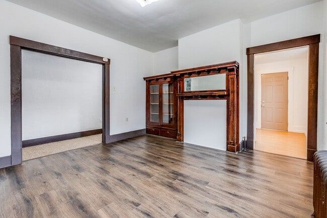 Building Photo - 466 Hays Ave