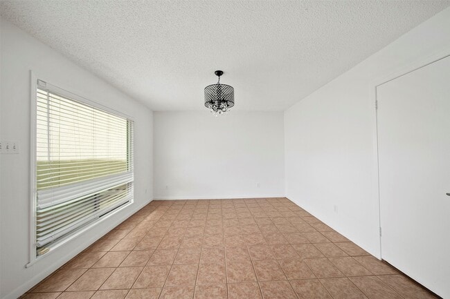 Building Photo - 9404 Denbury Way