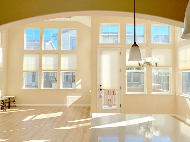 Building Photo - Perfect Shape Large 3 Story Single Family ...