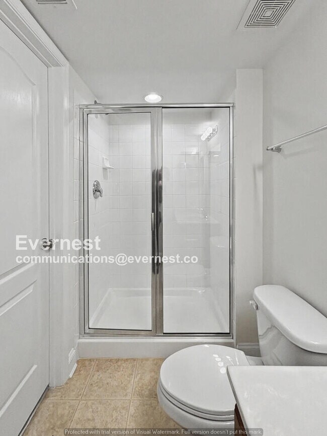 Building Photo - 3 Bed/3.5 Bath Home with Garage/ Available Now!