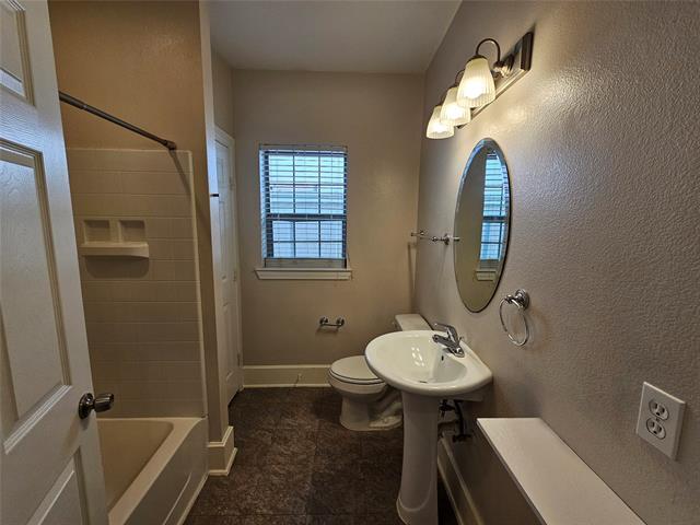 Building Photo - 4227 Delano Pl