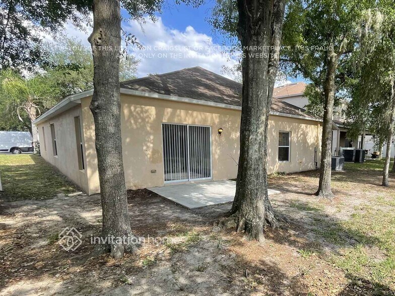 Building Photo - 35001 Meadow Reach Dr