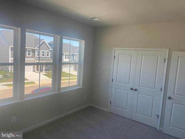 Building Photo - 11 FOREST GROVE Ave
