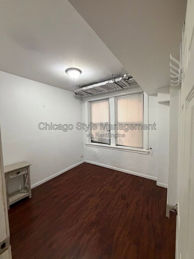 Building Photo - 5143 S Kenwood Ave
