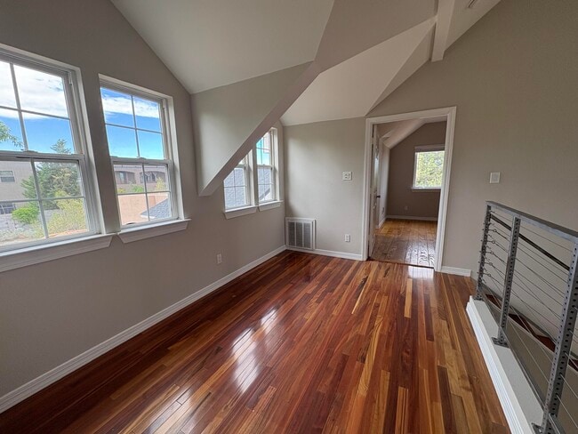 Building Photo - 8612 Eagle Rock Ave NE