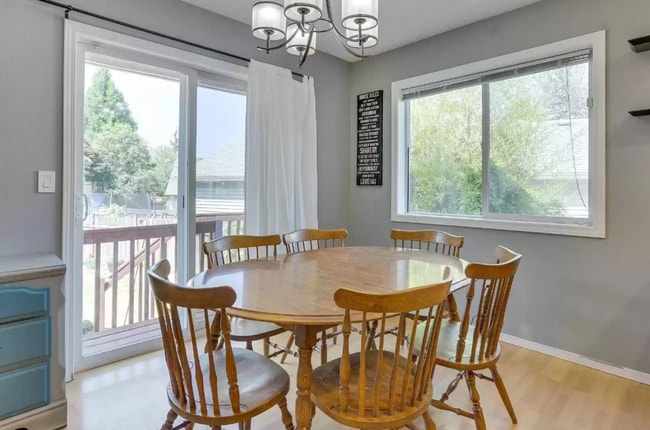 Building Photo - Lovely 3 bedroom Home in Pioneer Place!